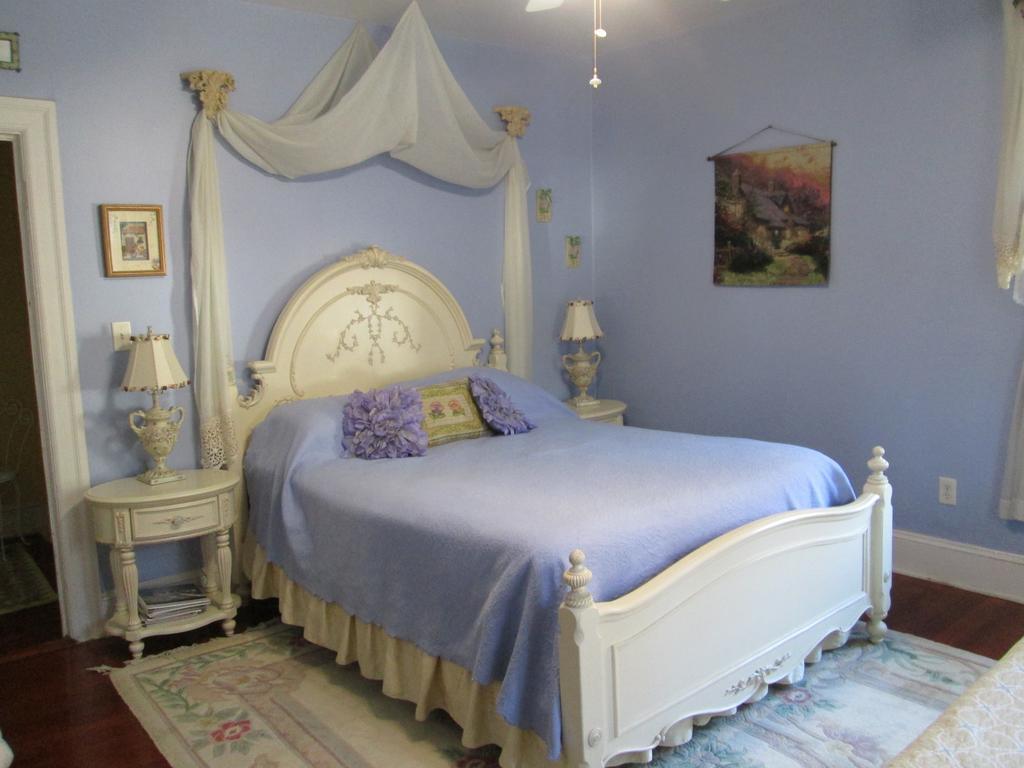 Inn At Norwood Sykesville Room photo